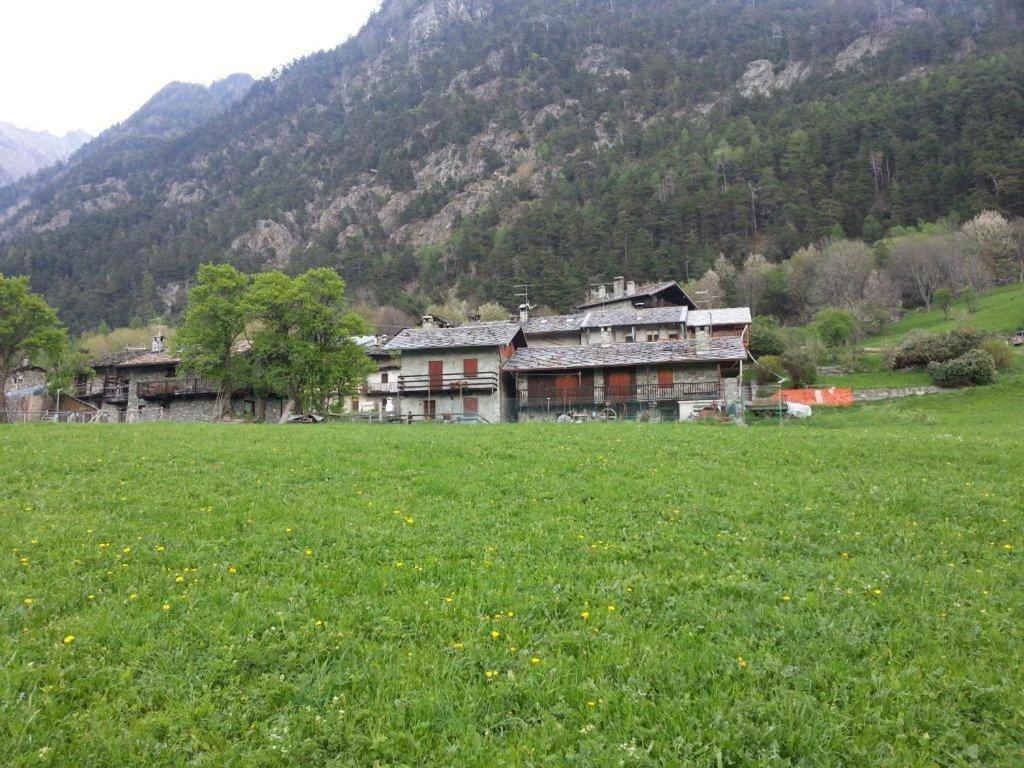 Casa Indipendente Val D'Ayas - Challand Saint Anselme Екстериор снимка